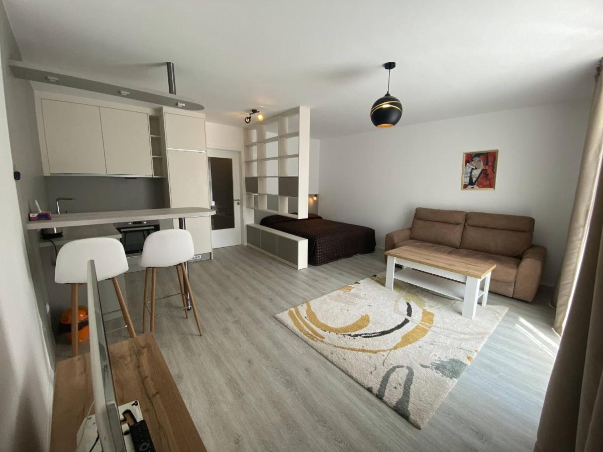 Seven Days Smichov Διαμέρισμα Πράγα Εξωτερικό φωτογραφία